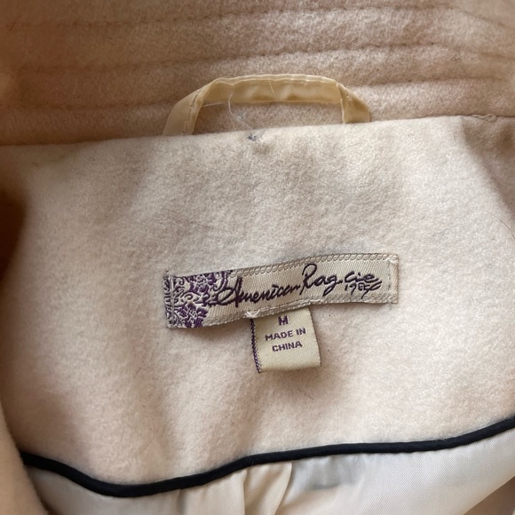 Classy Cream Wool Coat Size Medium - Picture 6 of 8